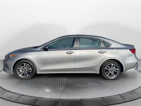 Used 2024 Kia Forte LXS image 2