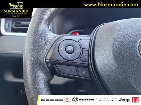 Used 2025 Toyota RAV4 XLE FWD image 13