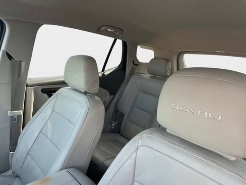 Used 2020 GMC Terrain Denali w/ Denali Premium Package FWD image 17
