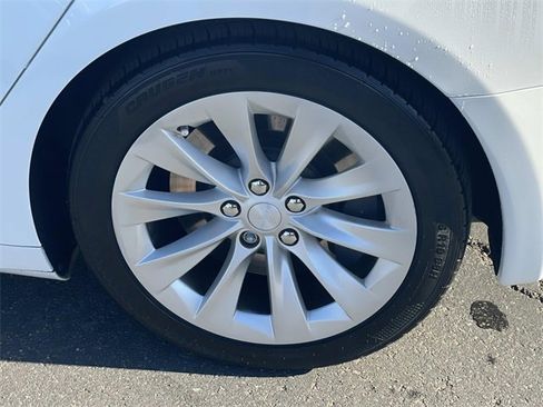 Used 2017 Tesla Model S 90D image 37