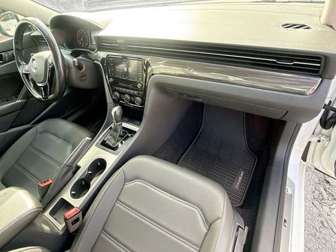 Used 2020 Volkswagen Passat 2.0T R-Line image 33