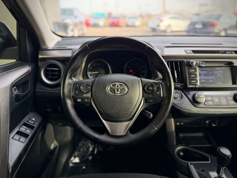 Used 2018 Toyota RAV4 XLE image 14