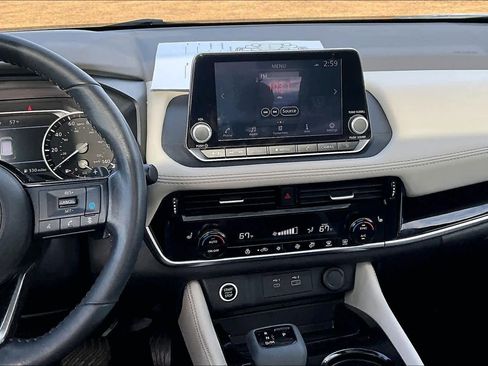 Used 2023 Nissan Rogue SL image 6