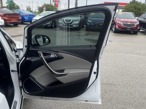 Used 2016 Buick Verano w/ Comfort Package FWD image 25