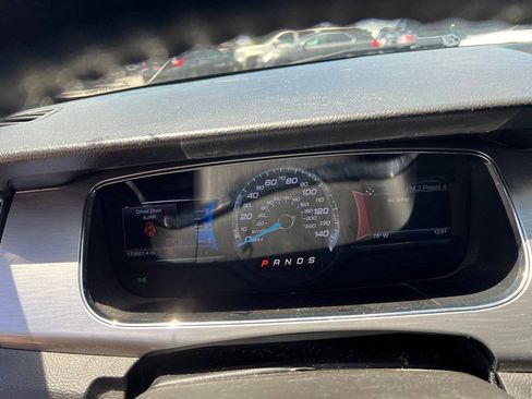 Used 2014 Ford Taurus SEL w/ Equipment Group 201A FWD image 8