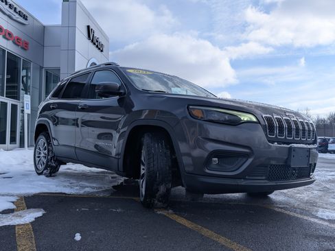 Used 2021 Jeep Cherokee Latitude Plus w/ Sun & Sound Group image 3