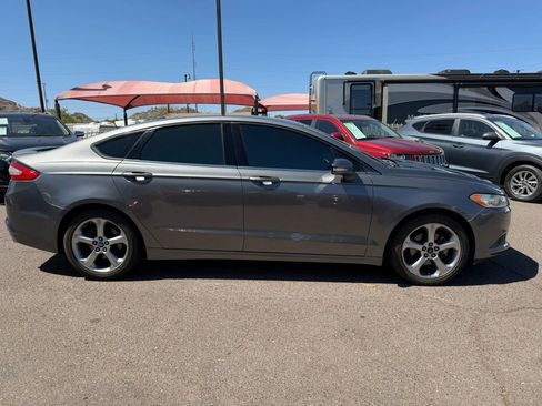 Used 2013 Ford Fusion SE FWD image 4