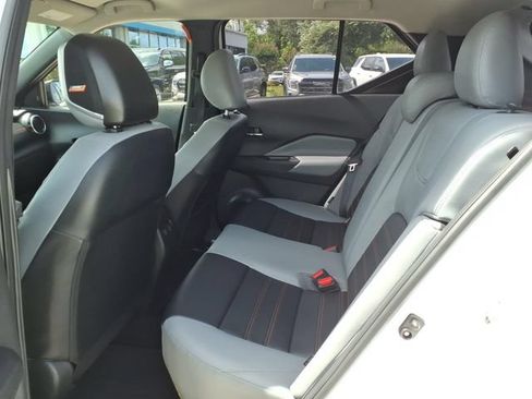 Used 2023 Nissan Kicks SR w/ SR Premium Package FWD image 18