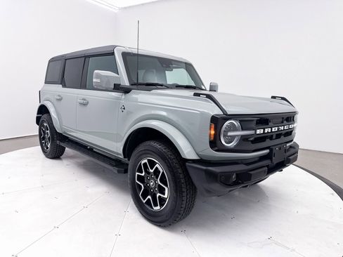 Used 2024 Ford Bronco Outer Banks image 12