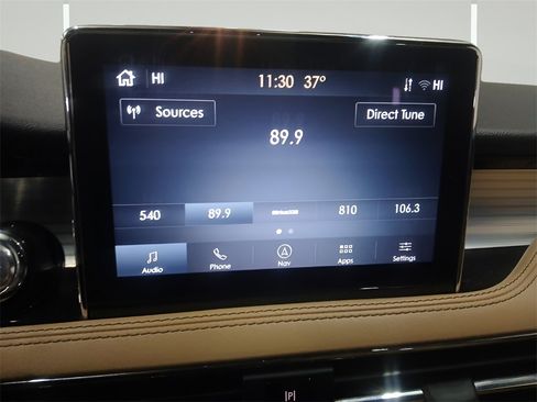 Used 2021 Lincoln Corsair Reserve image 11