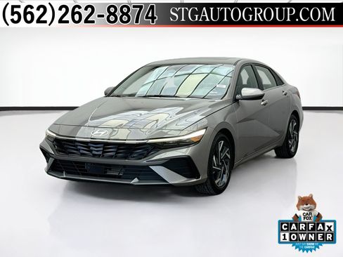 Used 2025 Hyundai Elantra SEL FWD image 1