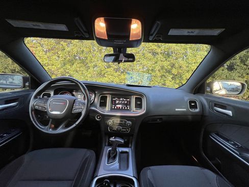 Used 2020 Dodge Charger SXT image 30