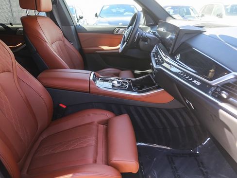 Used 2025 BMW X5 xDrive40i AWD/4WD image 12