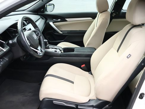 Used 2019 Honda Civic EX image 8