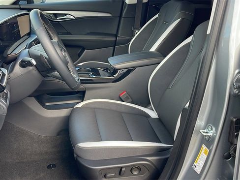 Used 2025 Buick Envision Sport Touring image 11