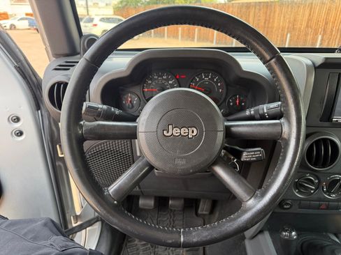 Used 2008 Jeep Wrangler X AWD/4WD image 9
