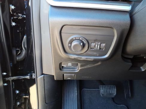 New 2026 Jeep Grand Cherokee Altitude image 17