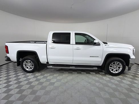 Used 2018 GMC Sierra 1500 SLE w/ SLE Value Package image 4