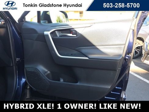 Used 2020 Toyota RAV4 XLE image 21