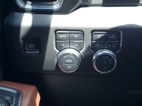 Used 2025 GMC Sierra 1500 Denali Ultimate AWD/4WD image 21