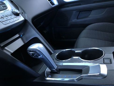 Used 2015 Chevrolet Equinox LS image 28