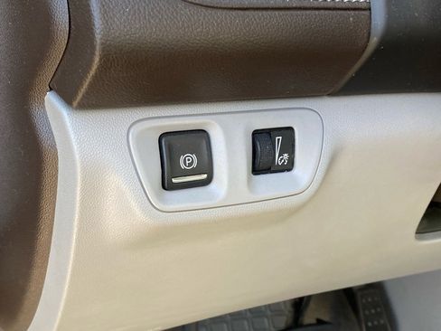 Used 2018 GMC Acadia SLT w/ LPO, Floor Liner Package image 11