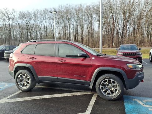 Used 2020 Jeep Cherokee Trailhawk w/ Trailer Tow Group AWD/4WD image 5