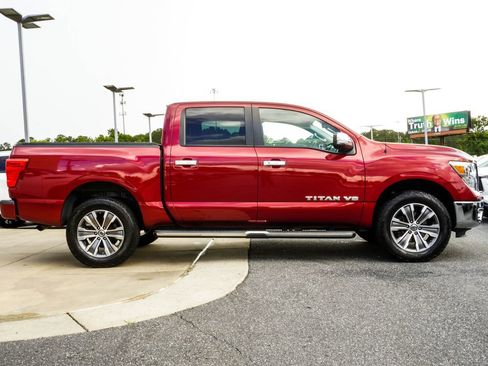 Used 2019 Nissan Titan SL AWD/4WD image 6
