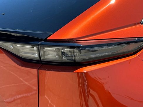 New 2026 Subaru Uncharted Premium FWD image 31