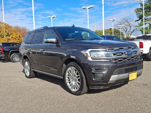 Certified 2024 Ford Expedition Platinum image 2