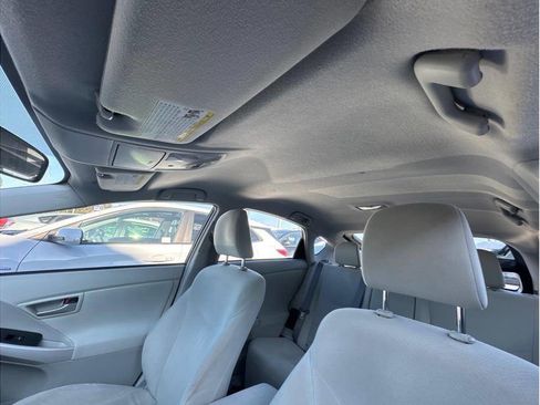 Used 2012 Toyota Prius Two image 27