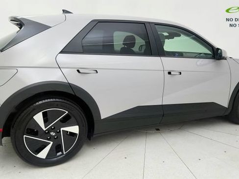 Used 2025 Hyundai Ioniq 5 SE RWD image 29