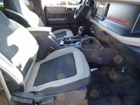 Used 2023 Ford Bronco Big Bend w/ Sasquatch Package image 10