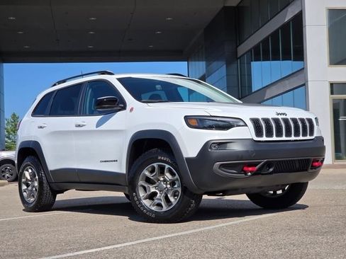 Used 2022 Jeep Cherokee Trailhawk w/ Sound & Nav Group AWD/4WD image 2