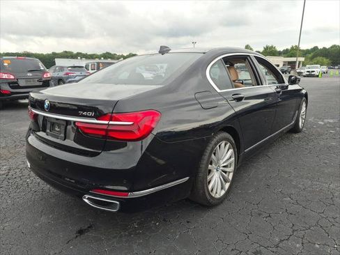 Used 2017 BMW 740i RWD image 8