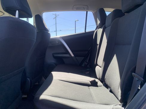 Used 2016 Toyota RAV4 LE image 32
