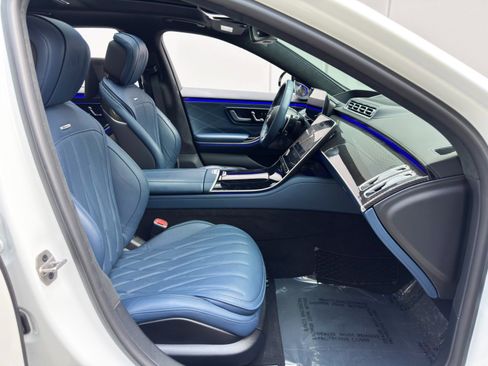 Used 2025 Mercedes-Benz S 63 AMG S image 16