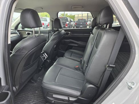 Used 2022 Kia Sorento S AWD/4WD image 15