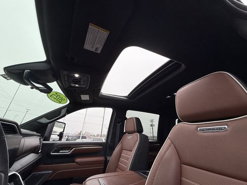 Used 2025 GMC Sierra 2500 Denali Ultimate image 18