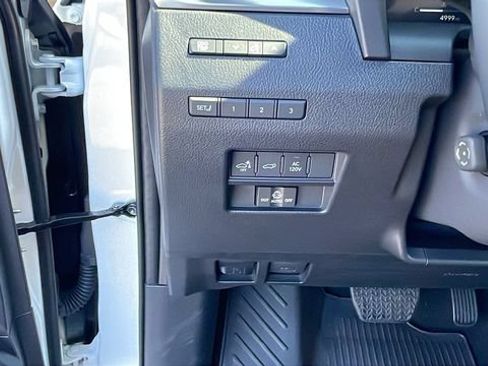 Used 2025 Lexus GX 550 w/ Accessory Package (31) AWD/4WD image 28