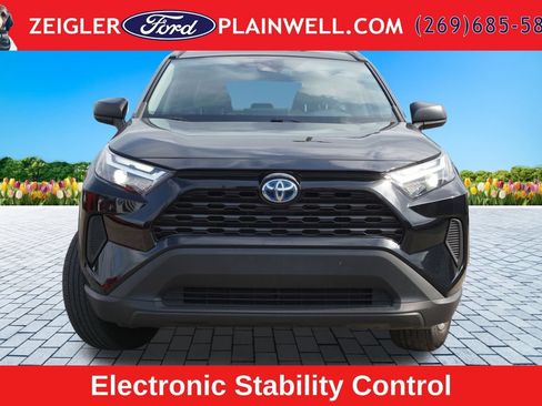Used 2023 Toyota RAV4 LE AWD/4WD image 8