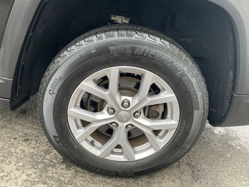 Used 2022 Jeep Grand Cherokee L Limited image 18