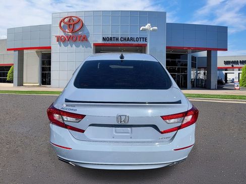 Used 2022 Honda Accord Sport image 6