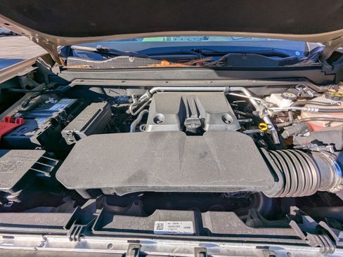 Used 2023 GMC Canyon AT4X image 25