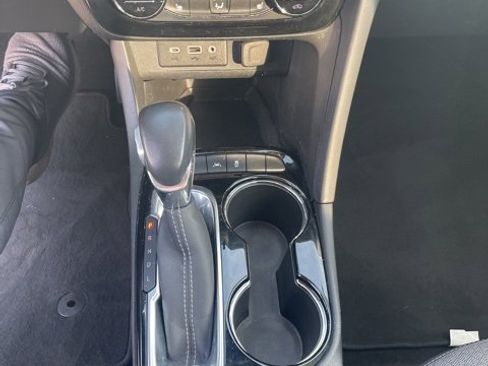 Used 2022 Buick Encore GX Select w/ Sport Touring Package image 24