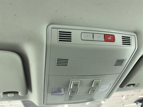 Used 2020 Volkswagen Jetta S image 32