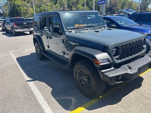 Used 2025 Jeep Wrangler Sport S image 3