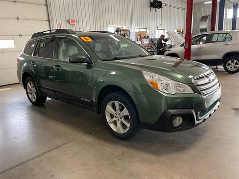 Used 2013 Subaru Outback 2.5i Premium AWD/4WD image 5