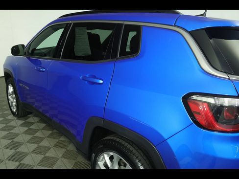 Used 2023 Jeep Compass Latitude AWD/4WD image 19