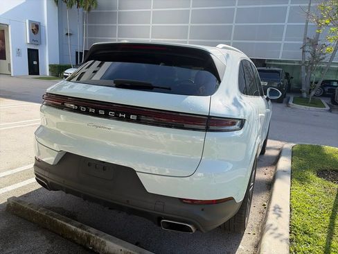 Certified 2024 Porsche Cayenne AWD/4WD image 13
